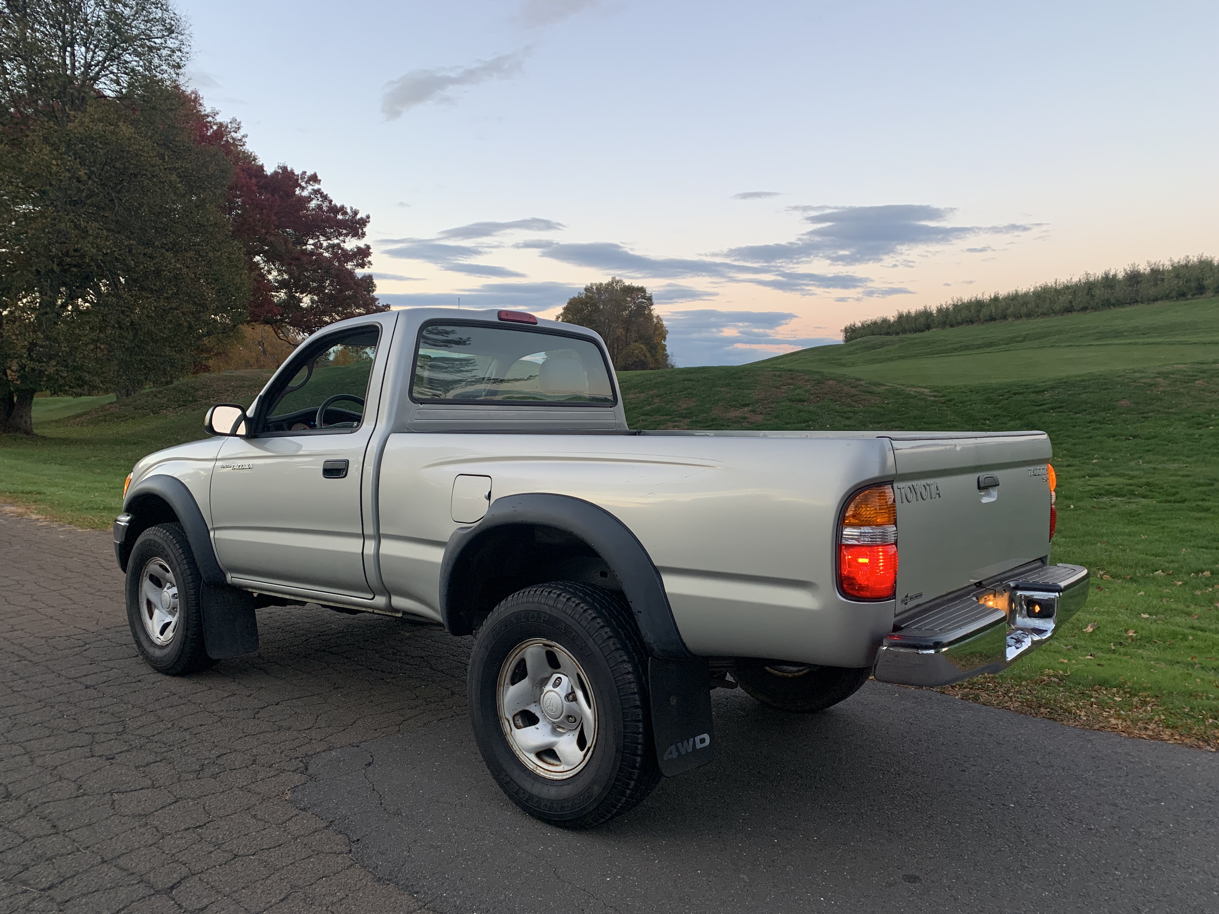 2004 Toyota Tacoma SR5 4x4 Pickup — photo 7